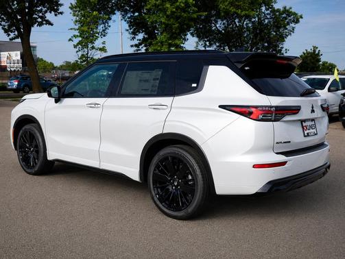 White Diamond With Black Roof 2026 Mitsubishi Outlander Black Edition S-AWC