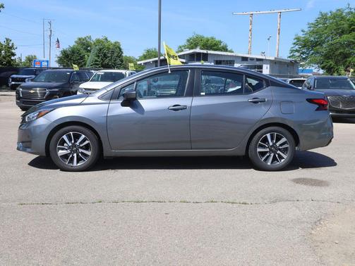 Gun Metallic 2025 Nissan Versa 1.6 SV