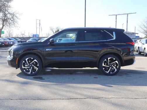 2025 Mitsubishi Outlander PHEV SEL
