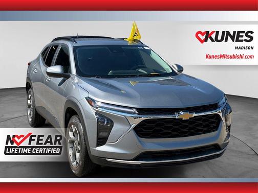 Sterling Gray Metallic 2025 Chevrolet Trax LT