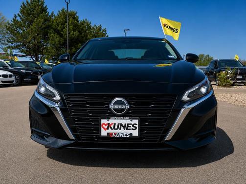 Super Black 2025 Nissan Altima 2.5 SV