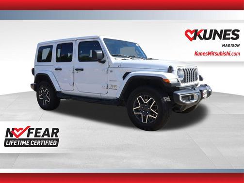 2024 Jeep Wrangler 4-Door Sahara 4x4