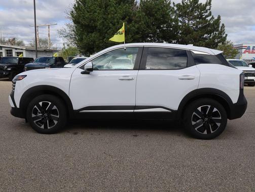 Fresh Powder 2025 Nissan Kicks SV