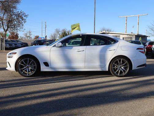 2024 Genesis G70 2.5T RWD