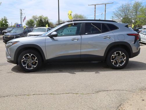 Sterling Gray Metallic 2025 Chevrolet Trax LT