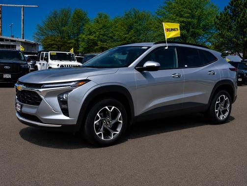 Sterling Gray Metallic 2025 Chevrolet Trax LT
