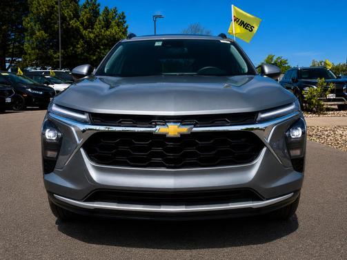 Sterling Gray Metallic 2025 Chevrolet Trax LT
