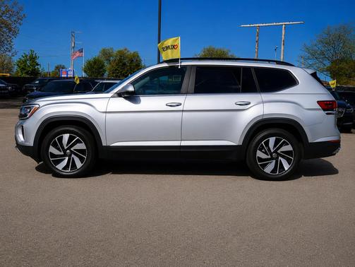 Silver Mist Metallic 2024 Volkswagen Atlas 2.0T SE w/Technology 4MOTION