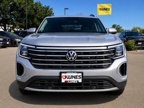 Silver Mist Metallic 2024 Volkswagen Atlas 2.0T SE w/Technology 4MOTION