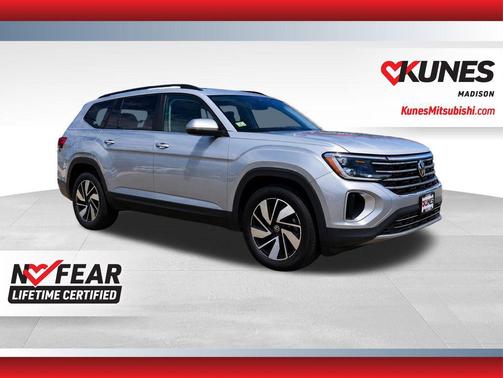 Silver Mist Metallic 2024 Volkswagen Atlas 2.0T SE w/Technology 4MOTION