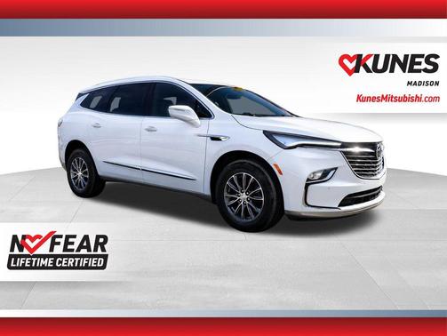White 2022 Buick Enclave AWD Essence