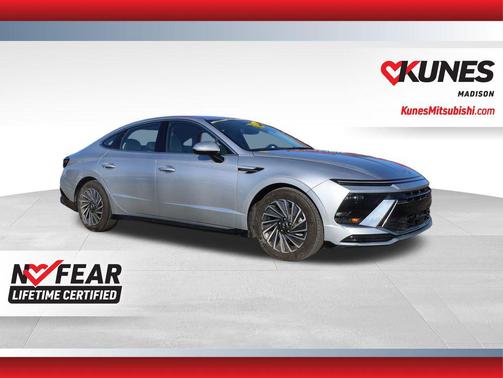 2025 Hyundai SONATA Hybrid SE