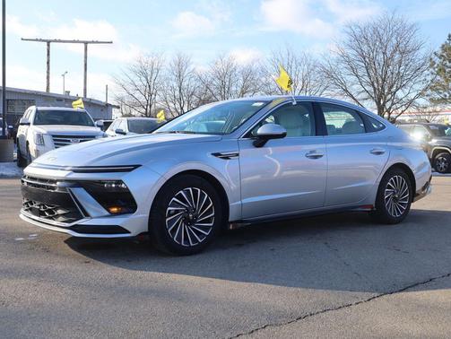 2025 Hyundai SONATA Hybrid SE