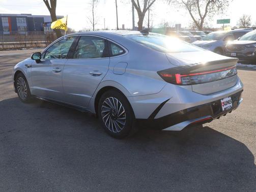 2025 Hyundai SONATA Hybrid SE