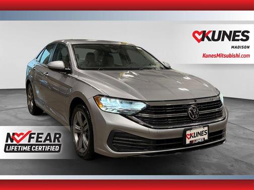 Platinum Gray Metallic 2024 Volkswagen Jetta 1.5T SE