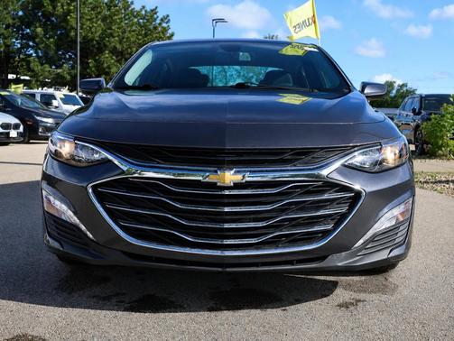 Dark Ash Metallic 2023 Chevrolet Malibu FWD 1LT