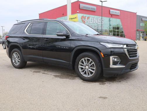 Mosaic Black Metallic 2023 Chevrolet Traverse LT Cloth