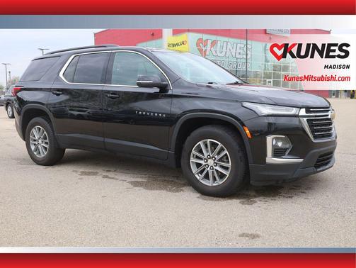 Mosaic Black Metallic 2023 Chevrolet Traverse LT Cloth