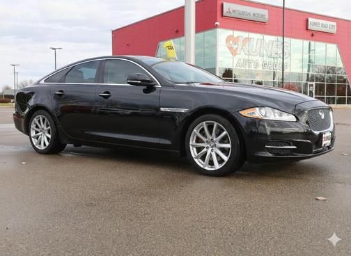 2013 Jaguar XJ Base