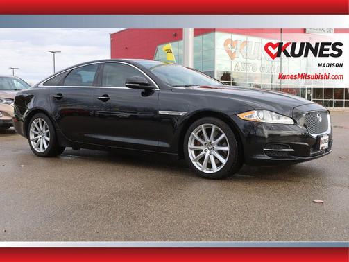 2013 Jaguar XJ Base