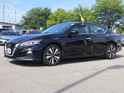 2022 Nissan Altima 2.5 SV