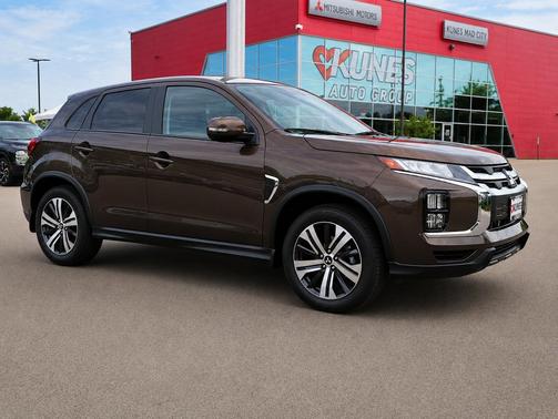 Oak Brown Metallic 2026 Mitsubishi Outlander Sport SE