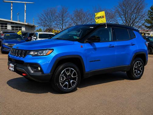 Hydro Blue Pearlcoat 2025 Jeep Compass Trailhawk