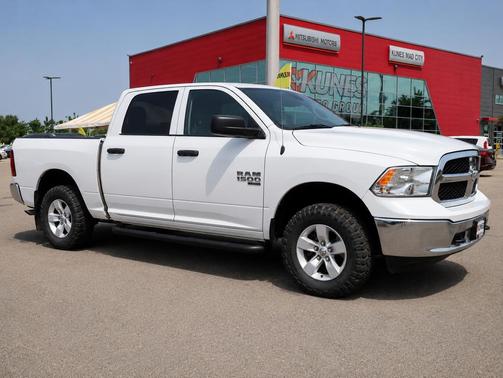 Bright White 2022 RAM 1500 Classic SLT