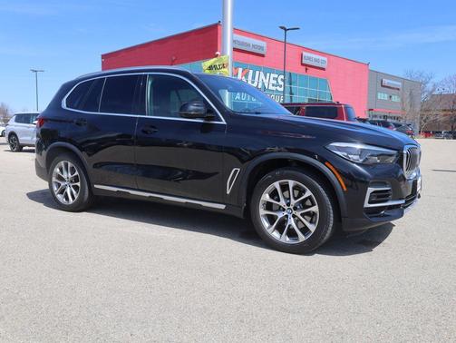 Black Sapphire Metallic 2022 BMW X5 xDrive40i