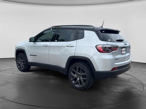 Silver Zynith Metallic Clearcoat 2026 Jeep Compass Limited