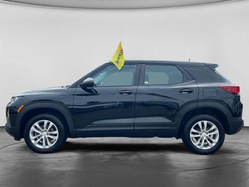 Mosaic Black Metallic 2021 Chevrolet Trailblazer LS