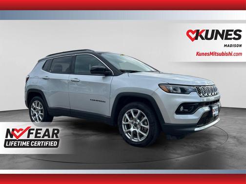 Silver Zynith Metallic Clearcoat 2025 Jeep Compass Limited
