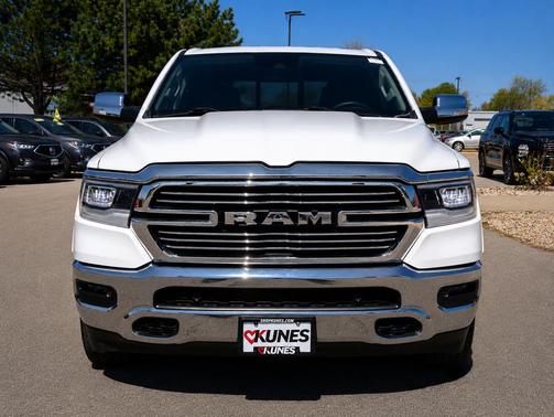 Bright White Clearcoat 2022 RAM 1500 Laramie