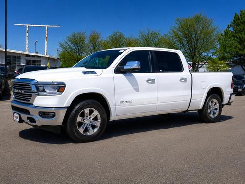 Bright White Clearcoat 2022 RAM 1500 Laramie
