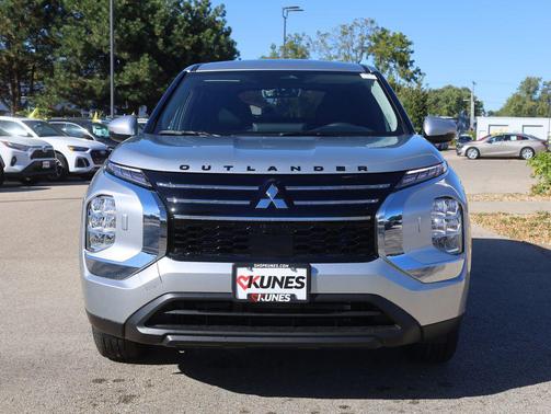2025 Mitsubishi Outlander ES 2.5 S-AWC