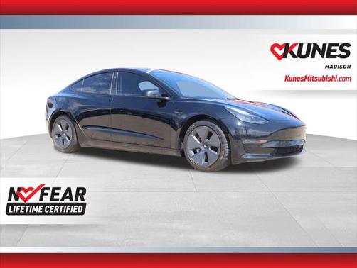 2022 Tesla Model 3 Standard Range