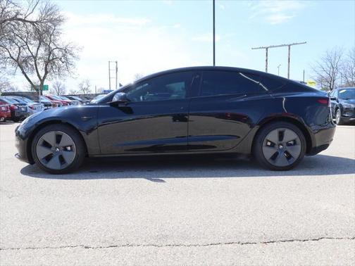 2022 Tesla Model 3 Standard Range