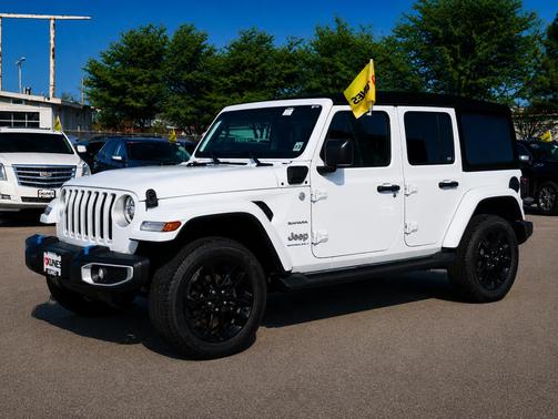 Bright White Clearcoat 2023 Jeep Wrangler 4xe Sahara