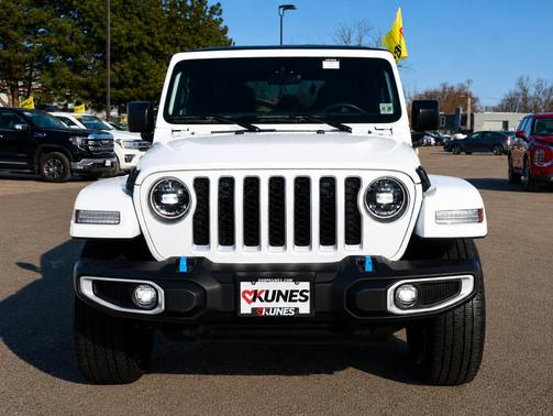 Bright White Clearcoat 2023 Jeep Wrangler 4xe Sahara