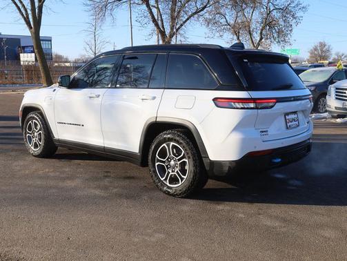 2022 Jeep Grand Cherokee 4xe Trailhawk