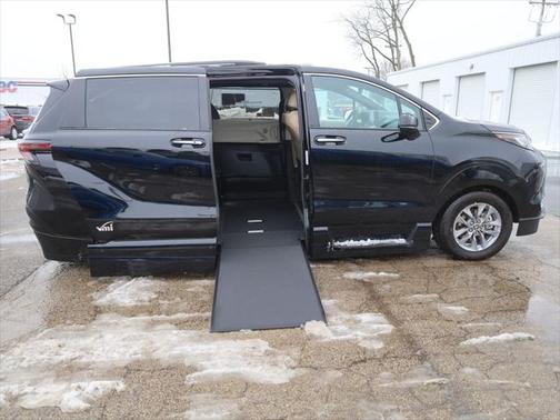 2023 Toyota Sienna XLE 7 Passenger
