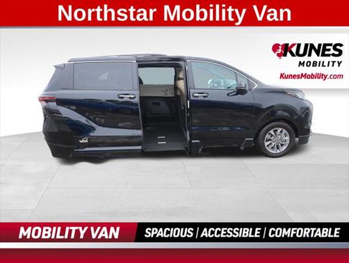 2023 Toyota Sienna XLE 7 Passenger