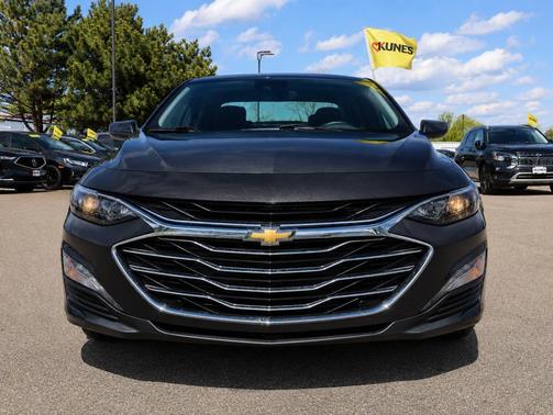Dark Ash Metallic 2023 Chevrolet Malibu FWD 1LT