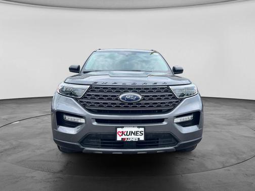 Carbonized Gray Metallic 2022 Ford Explorer XLT