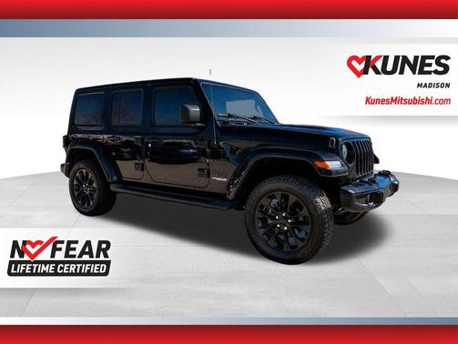 Black Clearcoat 2021 Jeep Wrangler Unlimited Sahara