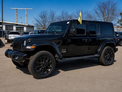 Black Clearcoat 2021 Jeep Wrangler Unlimited Sahara