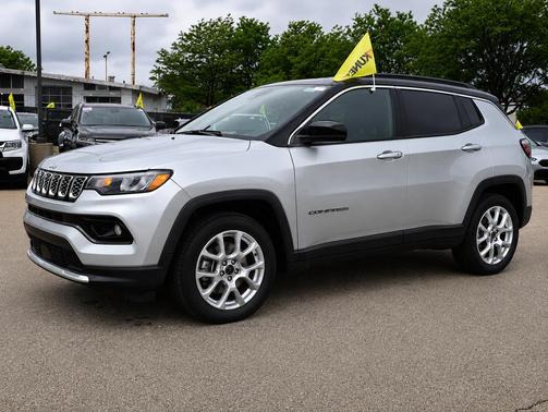 Silver Zynith Metallic Clearcoat 2025 Jeep Compass Limited