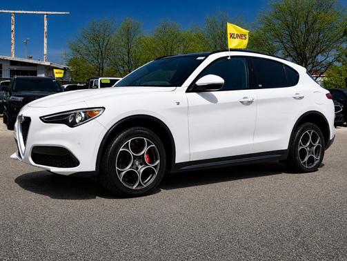 Alfa White 2022 Alfa Romeo Stelvio Ti