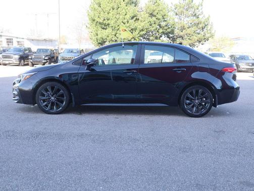 Midnight Black Metallic 2024 Toyota Corolla SE