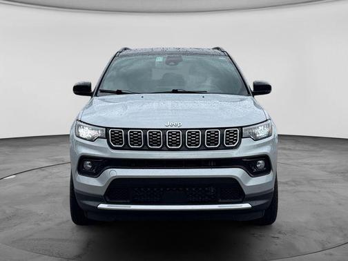 Silver Zynith Metallic Clearcoat 2025 Jeep Compass Limited